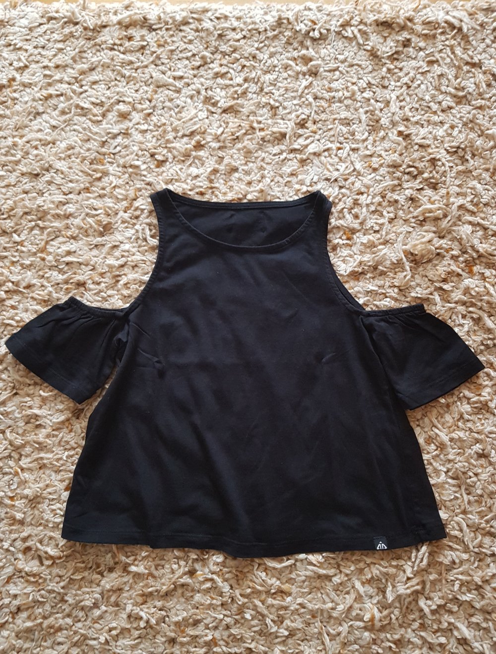 Schwarzes Croptop y2k  mit Cutout Ärmel Gr.XS