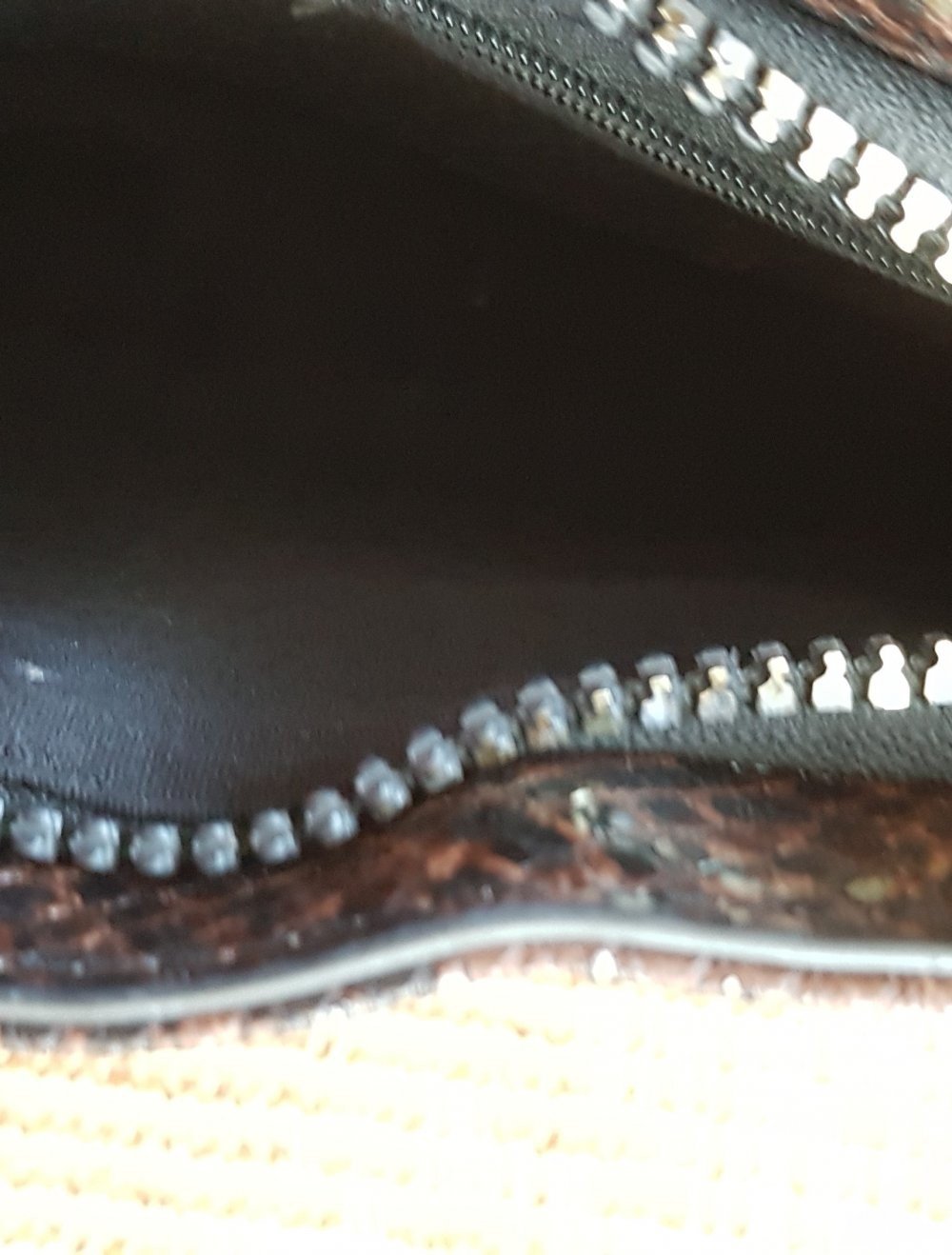 Kleine Umhängetasche Tasche Schlangen Muster braun