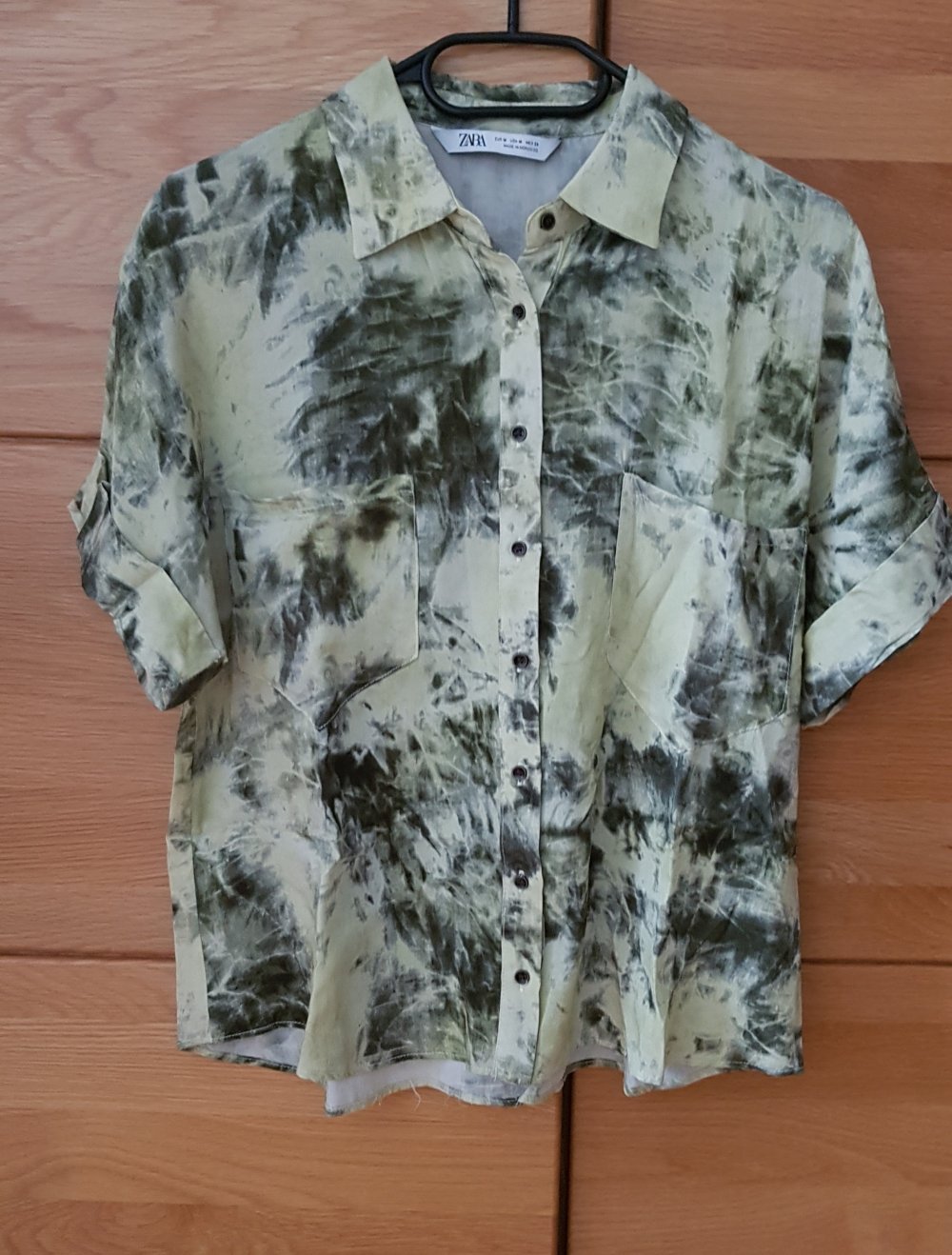 Zara Bluse  Hemdbluse Batik khakigrün  hellgrün Gr.M