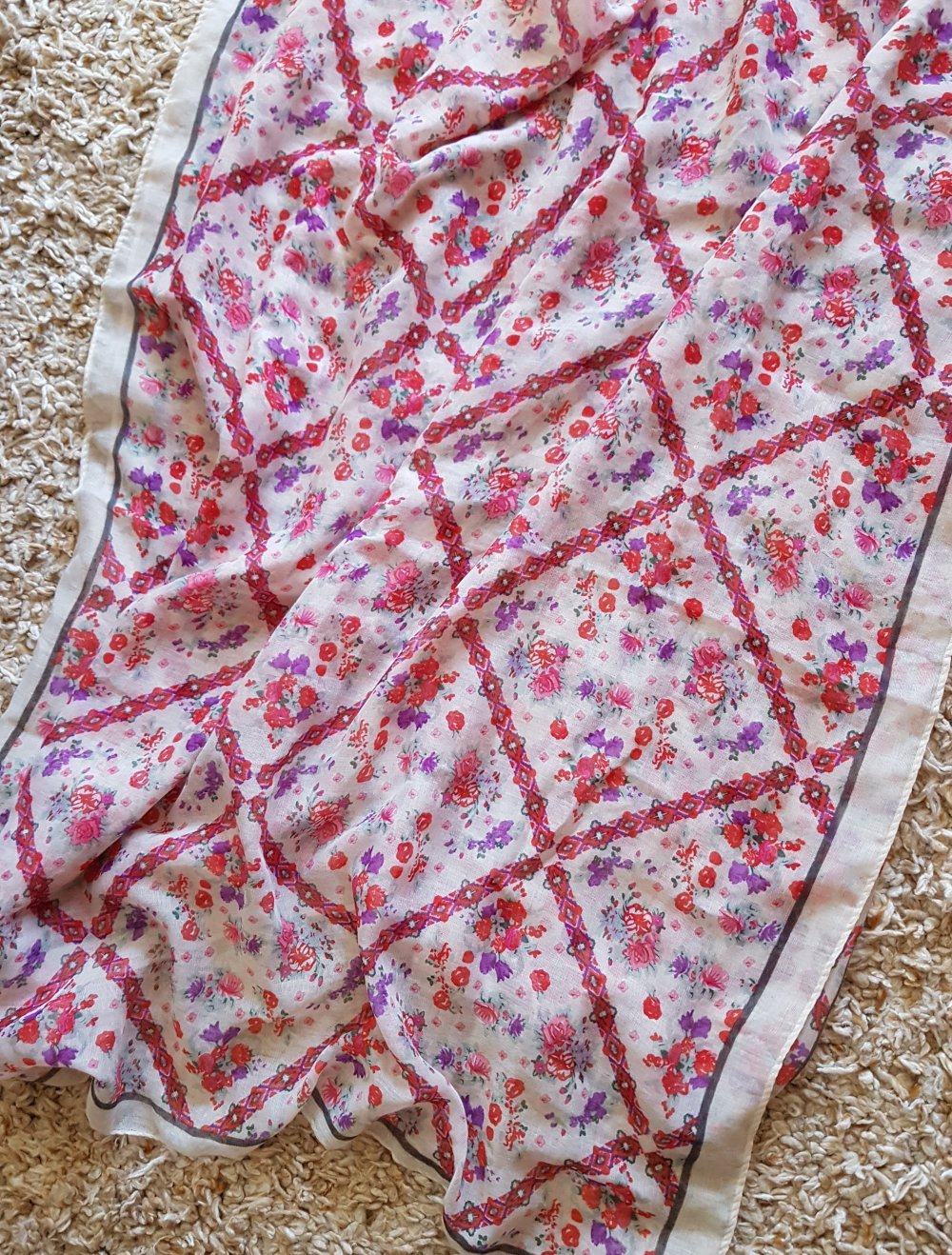 XXL Sommerschal  Blümchen  creme  rose lila