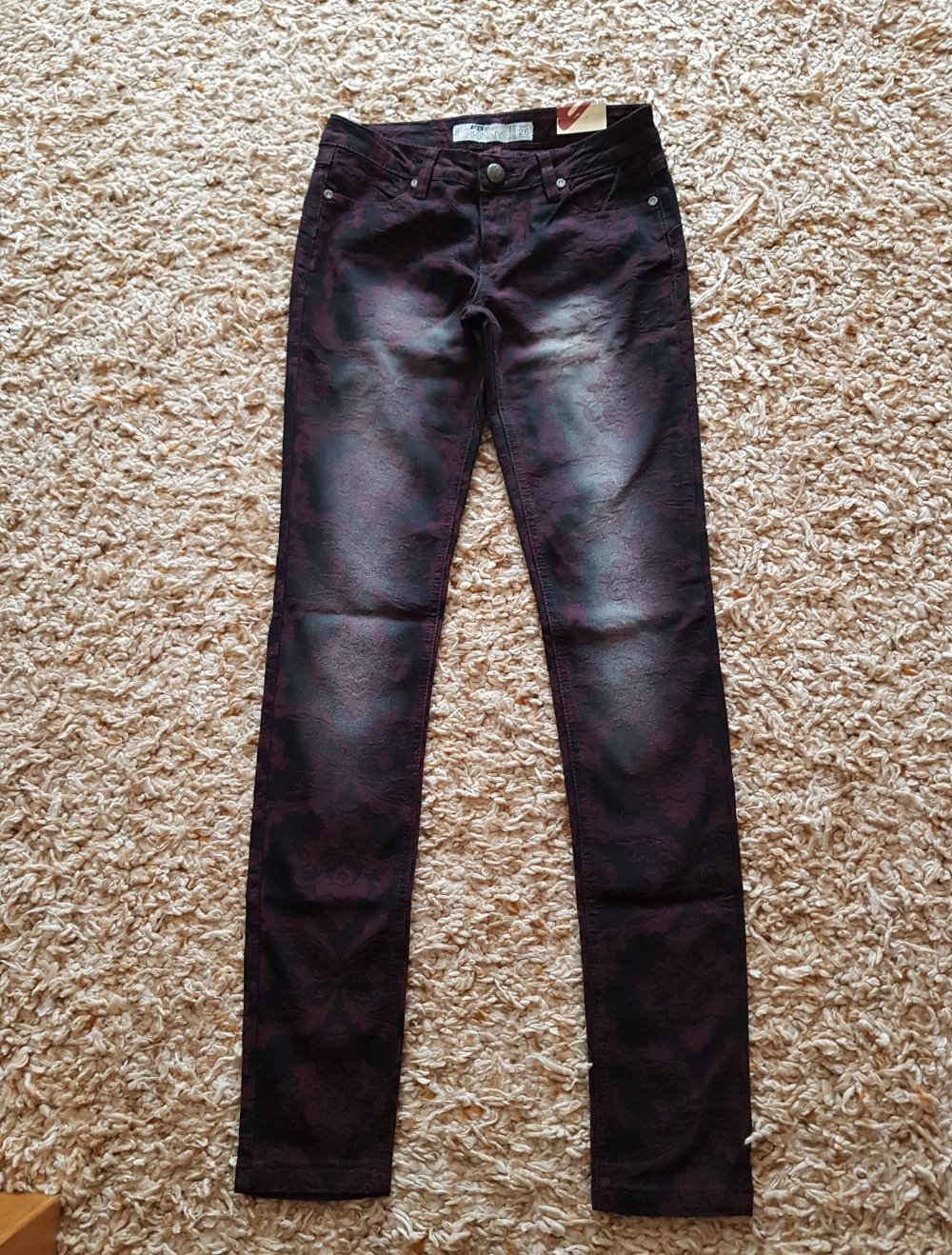 Y2k Skinny Jeans gemustert weinrot schwarz Gothic Gr.26 neu