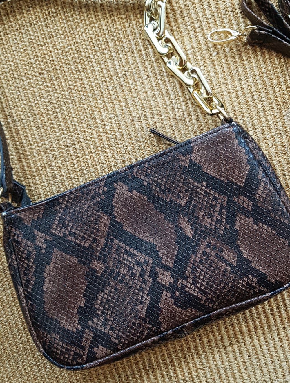 Kleine Umhängetasche Tasche Schlangen Muster braun