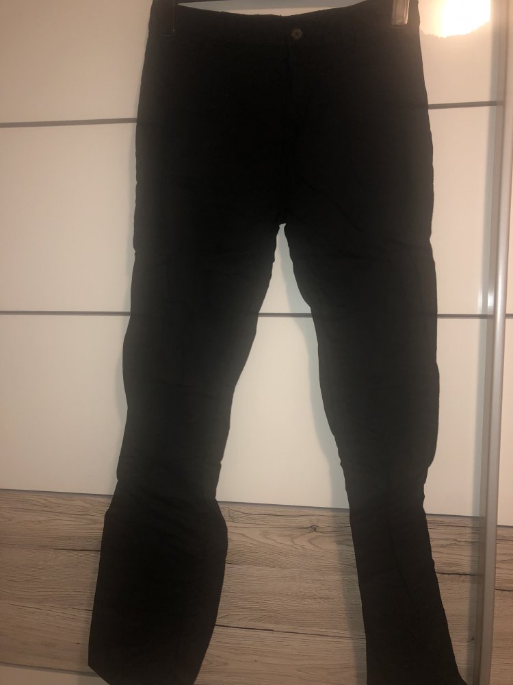 Schwarze Hose mit Leinen Materiall