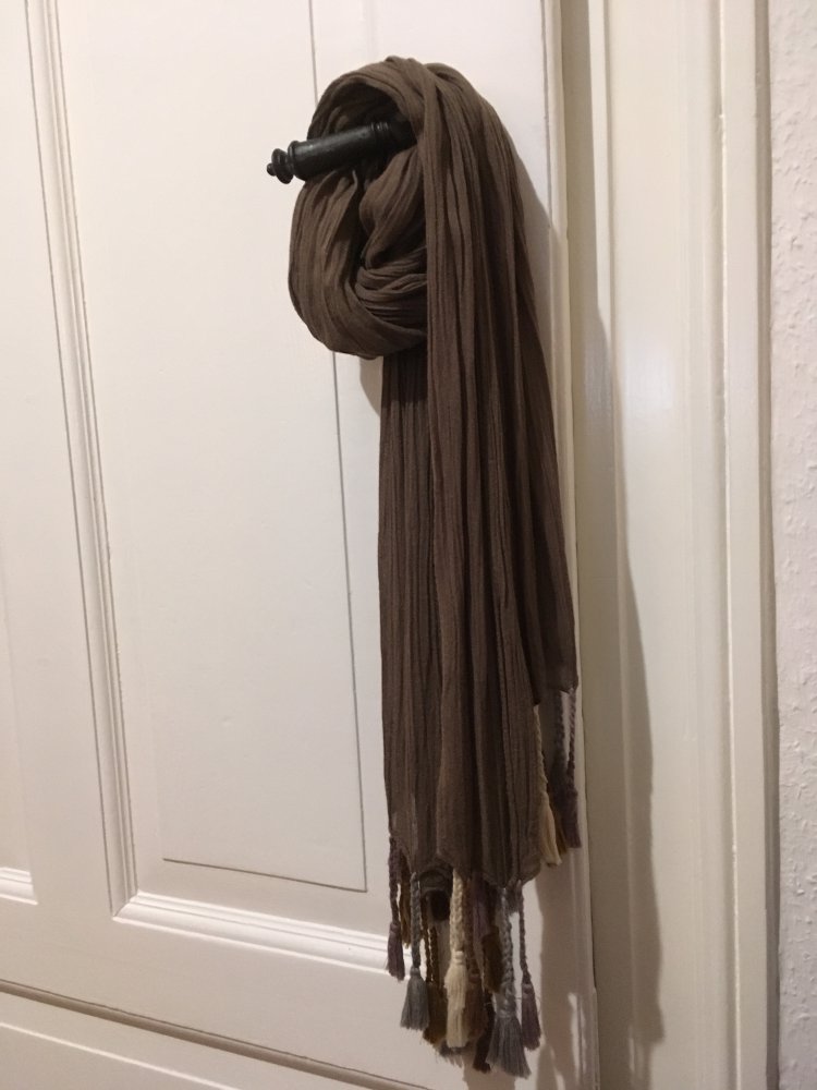Tuch Halstuch braun mit bunten Kordeln