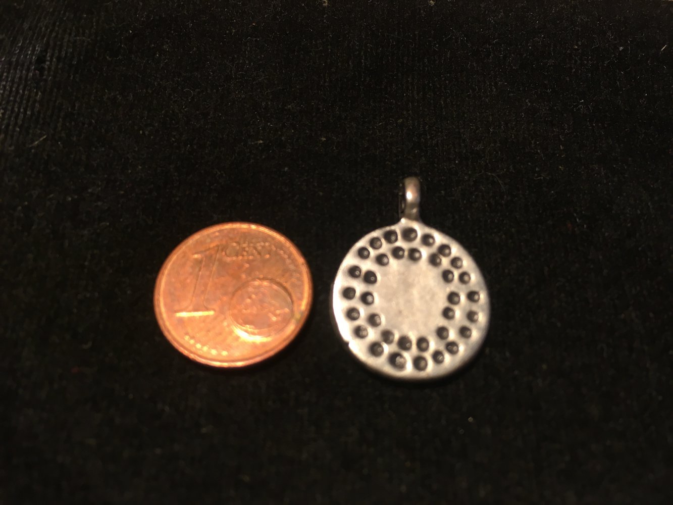 Ketten-Anhänger rund mit Stanzungen, silbern, 16x21mm
