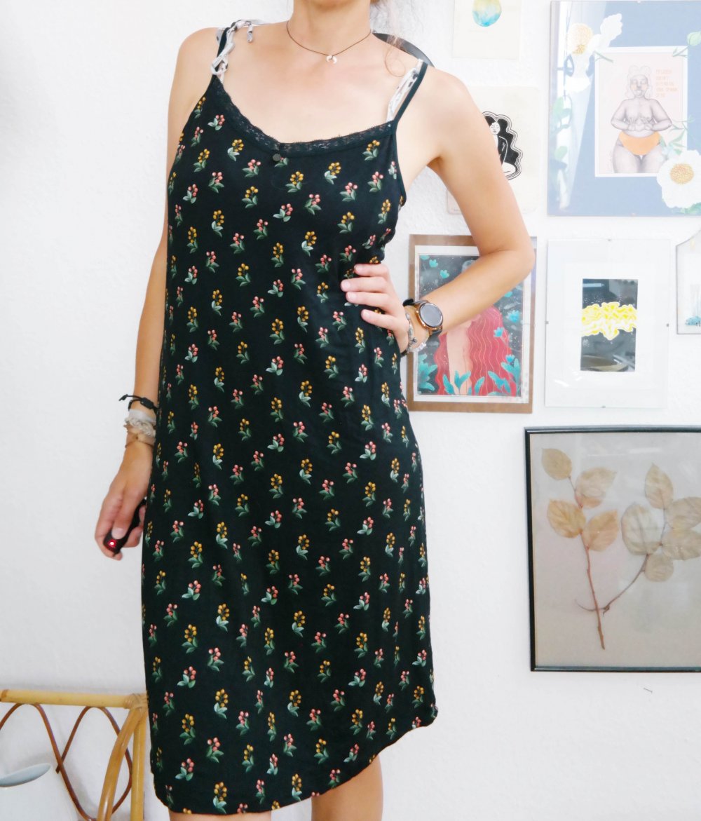 Wie neu Pip Studio Kleid schwarz Blumen Früchte Spitze L 40 Slipdress