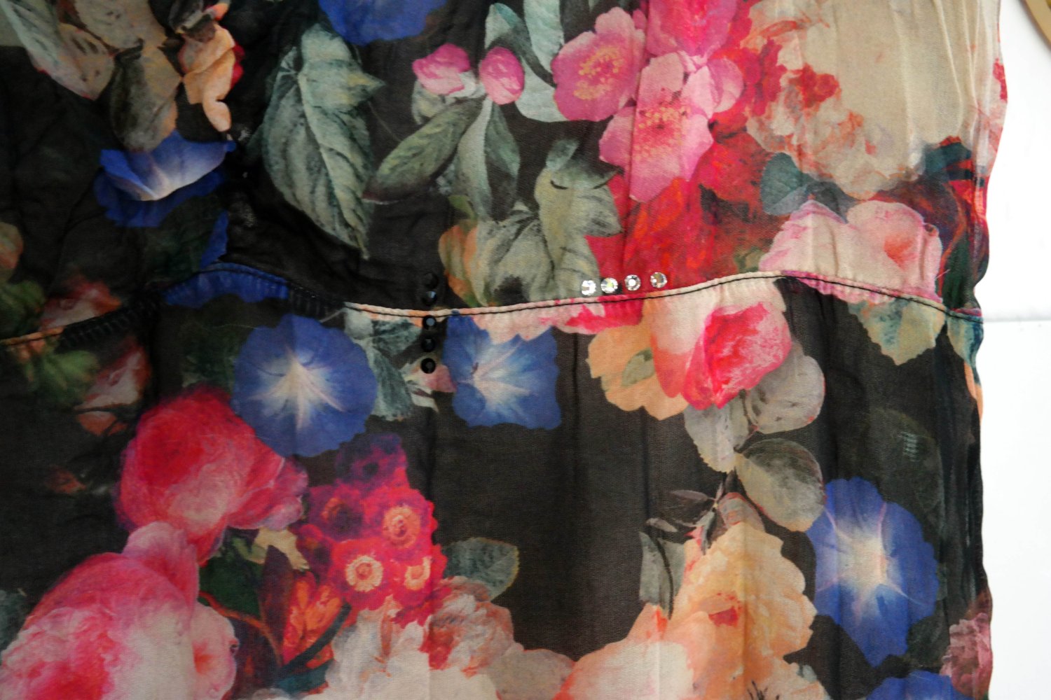 Bottega Top bunt Romantik Barock Blumen geblümt Raffung V-Auschnitt Spitze S M