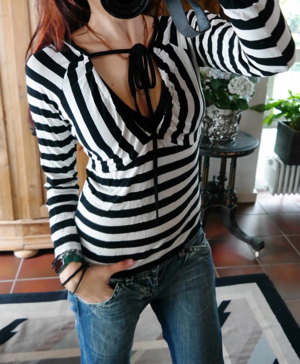 Vintage Langarmshirt Longsleeve schwarz weiß Raffung V-Ausschnitt Streifen gestreift Figurschmeichler XL 42 M 38