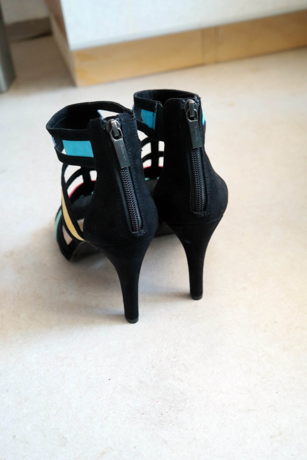 NEU Tamaris High Heels schwarz bunt Ledersohle Leder Sandale Riemchen 40
