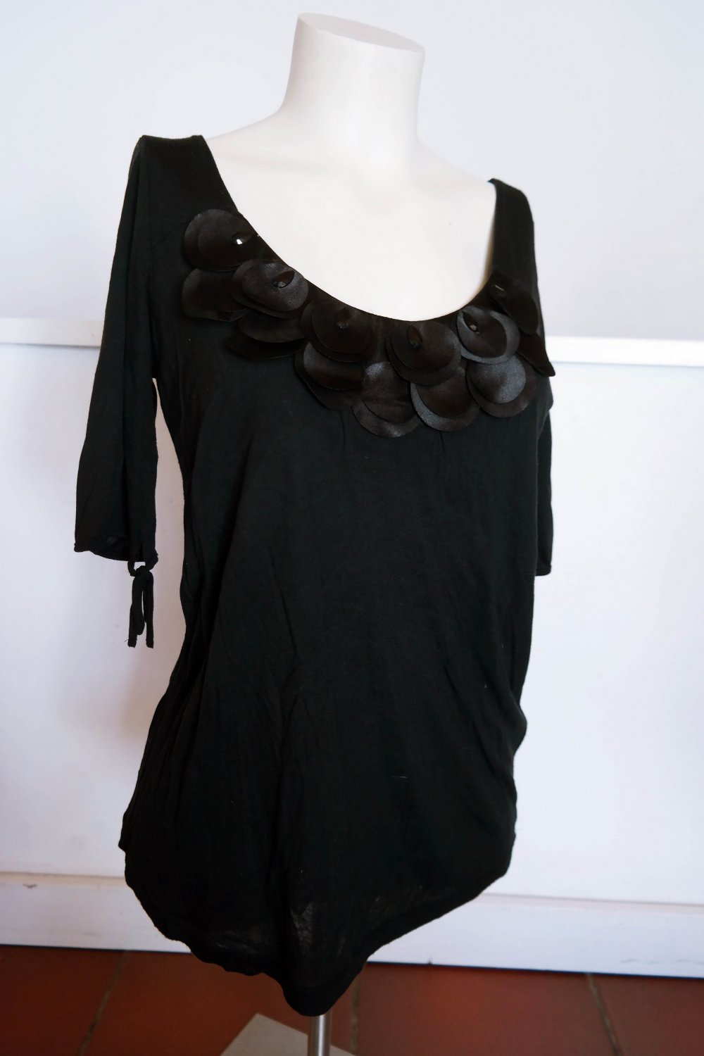 More & More Shirt Tunika schwarz Applikationen Blüten Blätter S 36