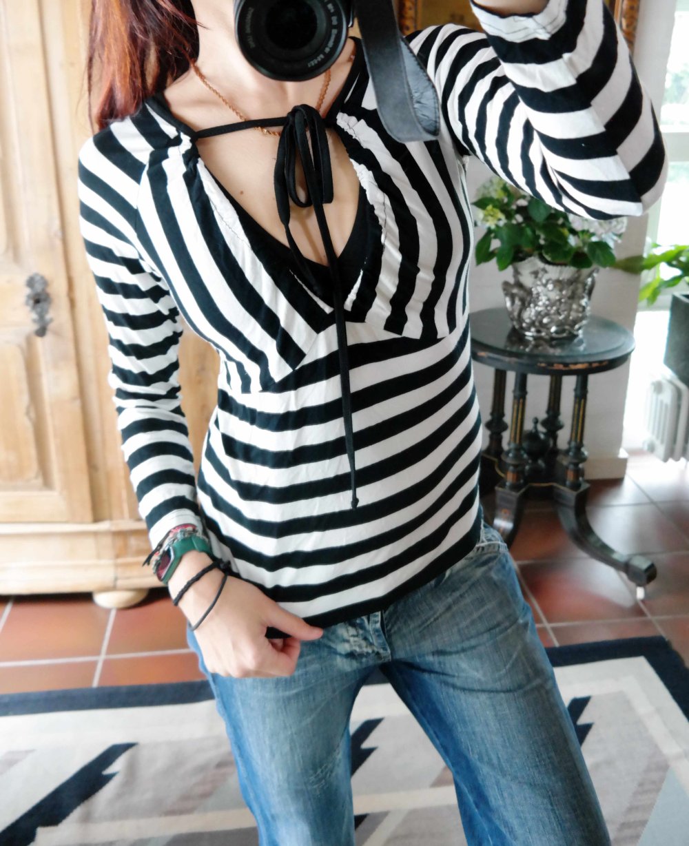 Vintage Langarmshirt Longsleeve schwarz weiß Raffung V-Ausschnitt Streifen gestreift Figurschmeichler XL 42 M 38
