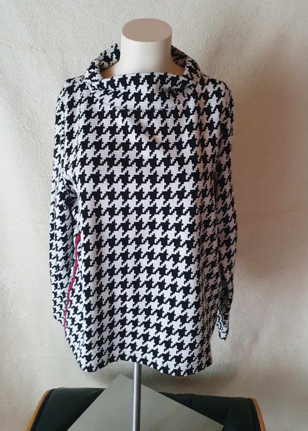 Hahnentritt Pullover schwarz weiß klassisch elegant Stehkragen 40 L Rollkragen