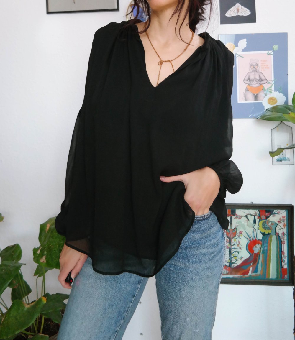 Schwarze Langarmbluse H&M Schlüssellochausschnitt elegant zart S 36