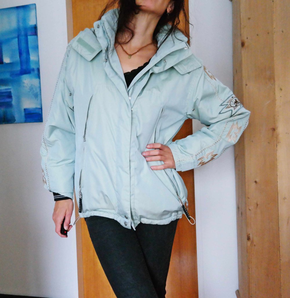 Bogner Sport Winterjacke Jacke Blouson mint hellblau Kapuze Ethno Ikat Stickerei bestickt XL L M 42 40 38