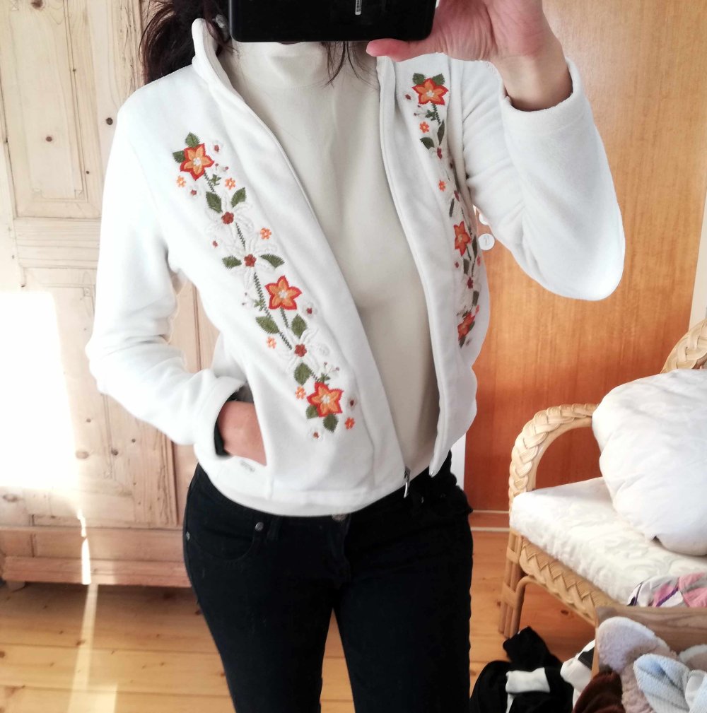 Fleecejacke Stickerei bestickt Blumen Ethno Folklore weiß bunt S 36 M 38