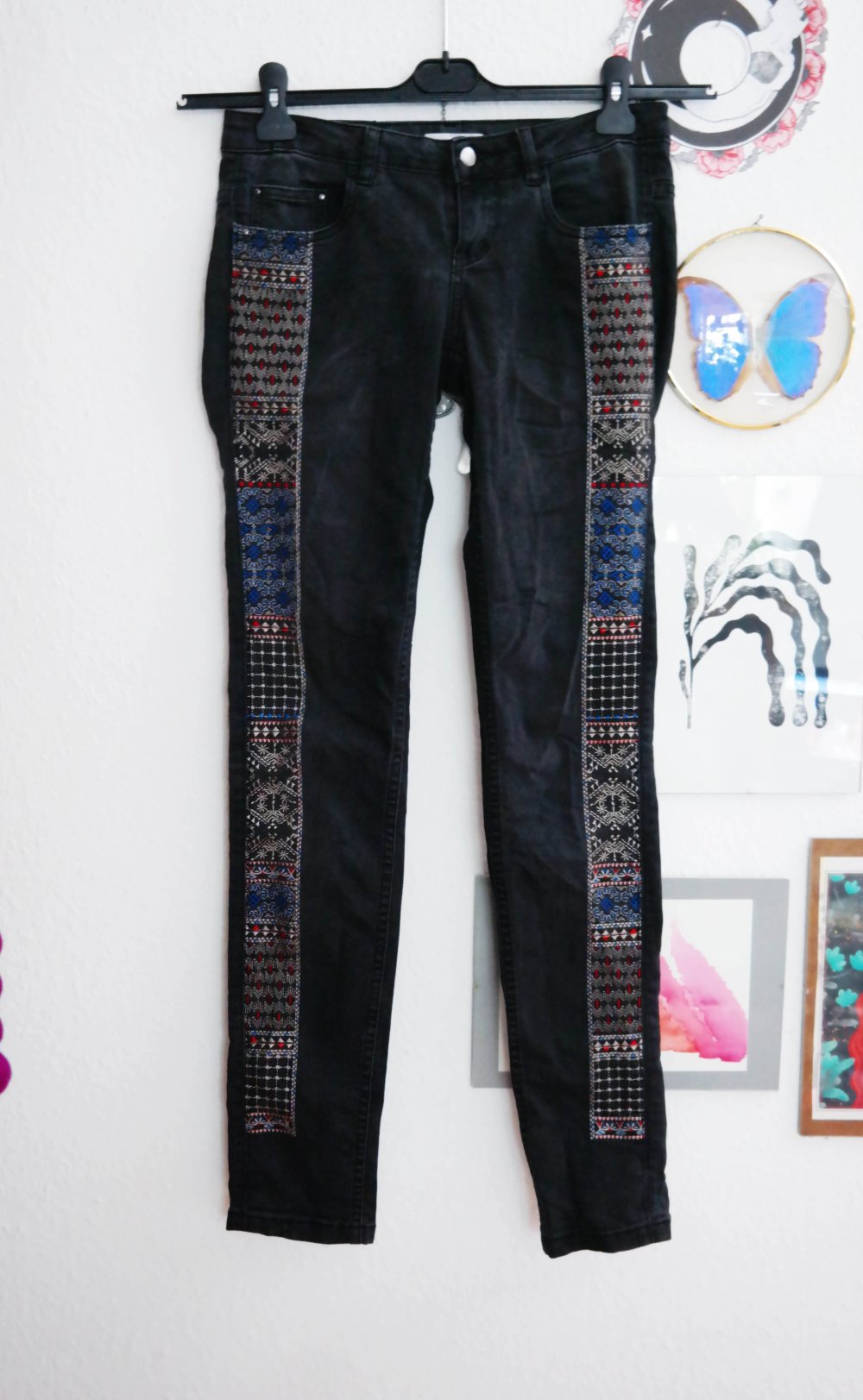 Promod Jeans Hose Jeanshose schwarz Stickerei bestickt bunt Hippie Ethno S M 36 38