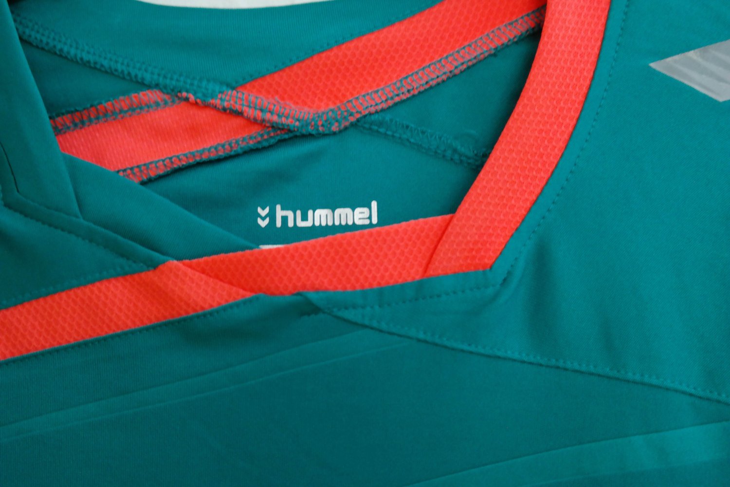 Wie neu Hummel Shirt Sportshirt türkis neon M 38 Fitness