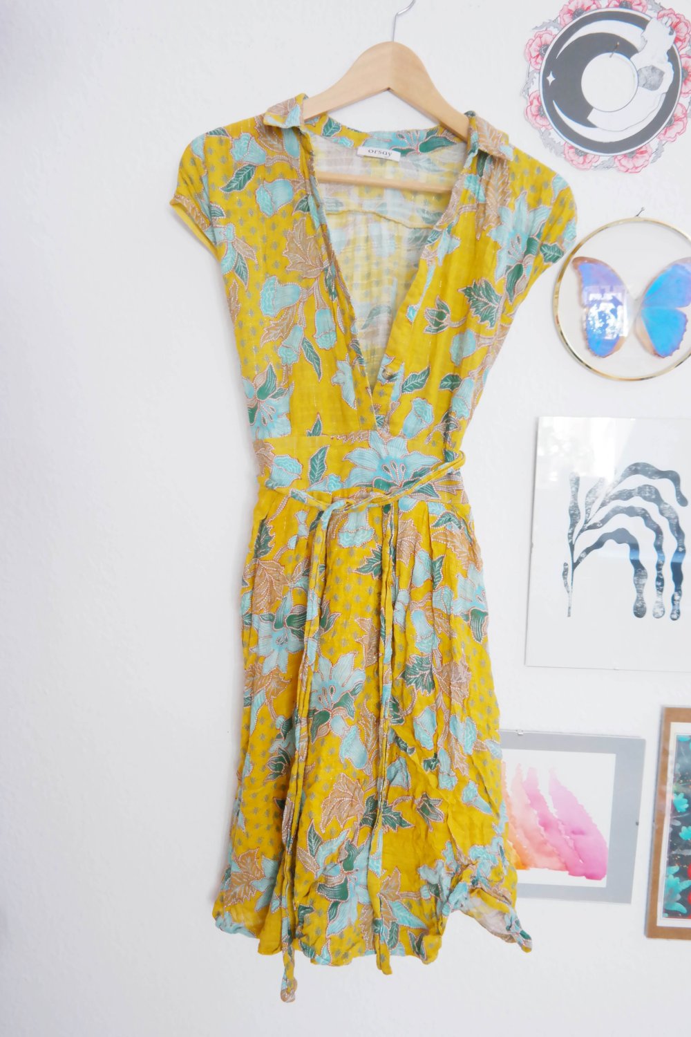 Orsay Kleid gelb bunt V-Ausschnitt weit schwingend Sommerkleid zum Binden Kragen 44 XXL