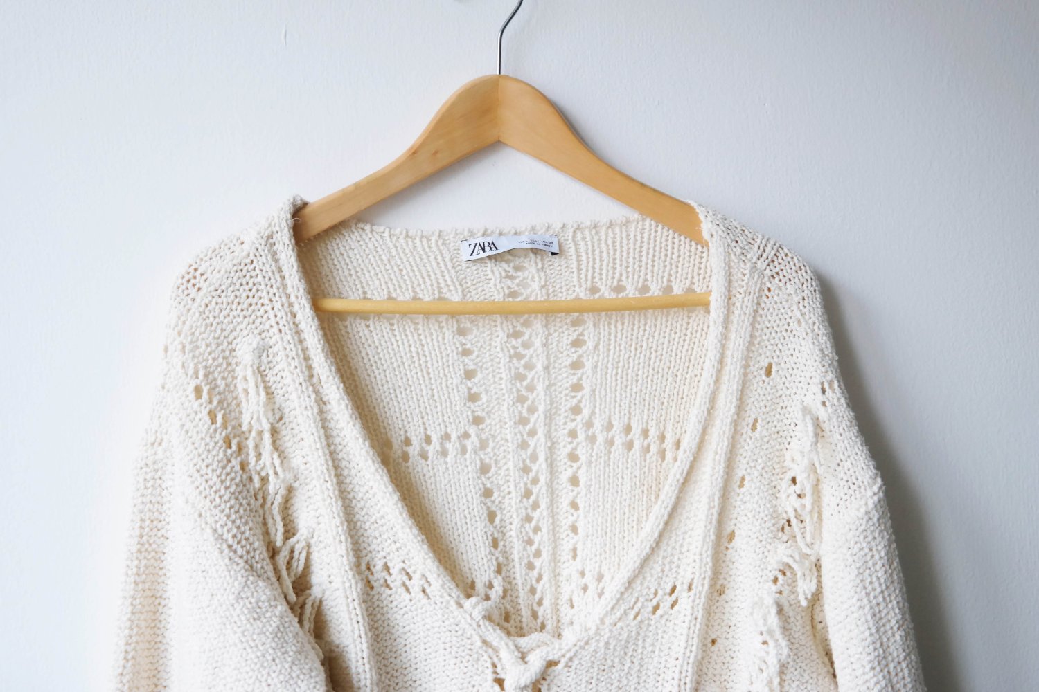 Zara Hippie Pullover Fransen weiß creme V-Ausschnitt locker oversized Lochmuster L 40