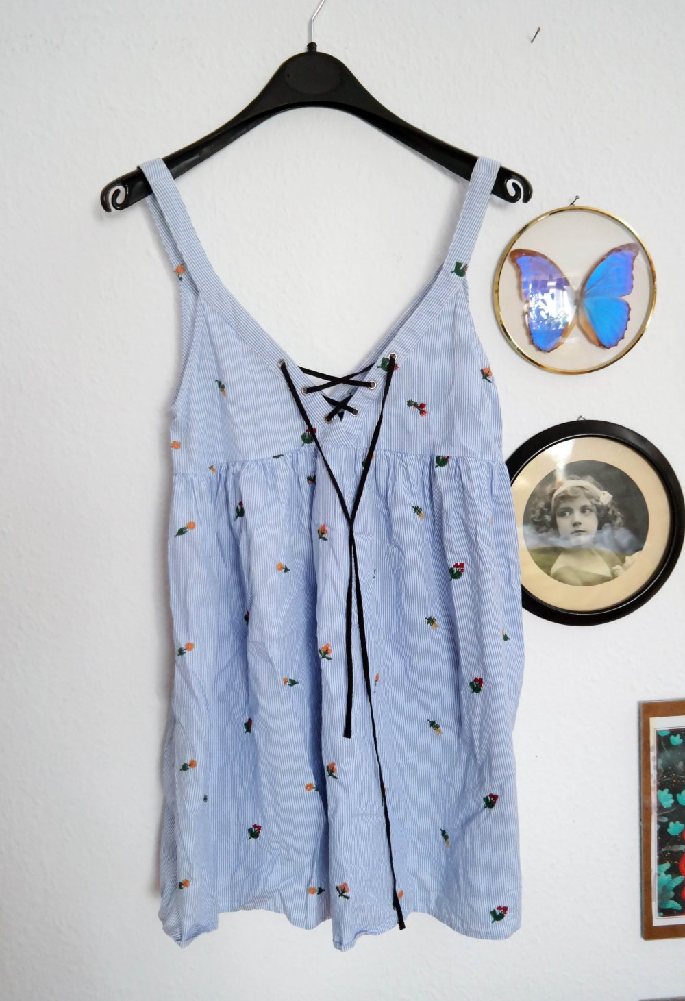 Zara Minikleid Sommerkleid Schnürung Stickerei bestickt Streifen Streublumen Streublümchen S XS 36 34
