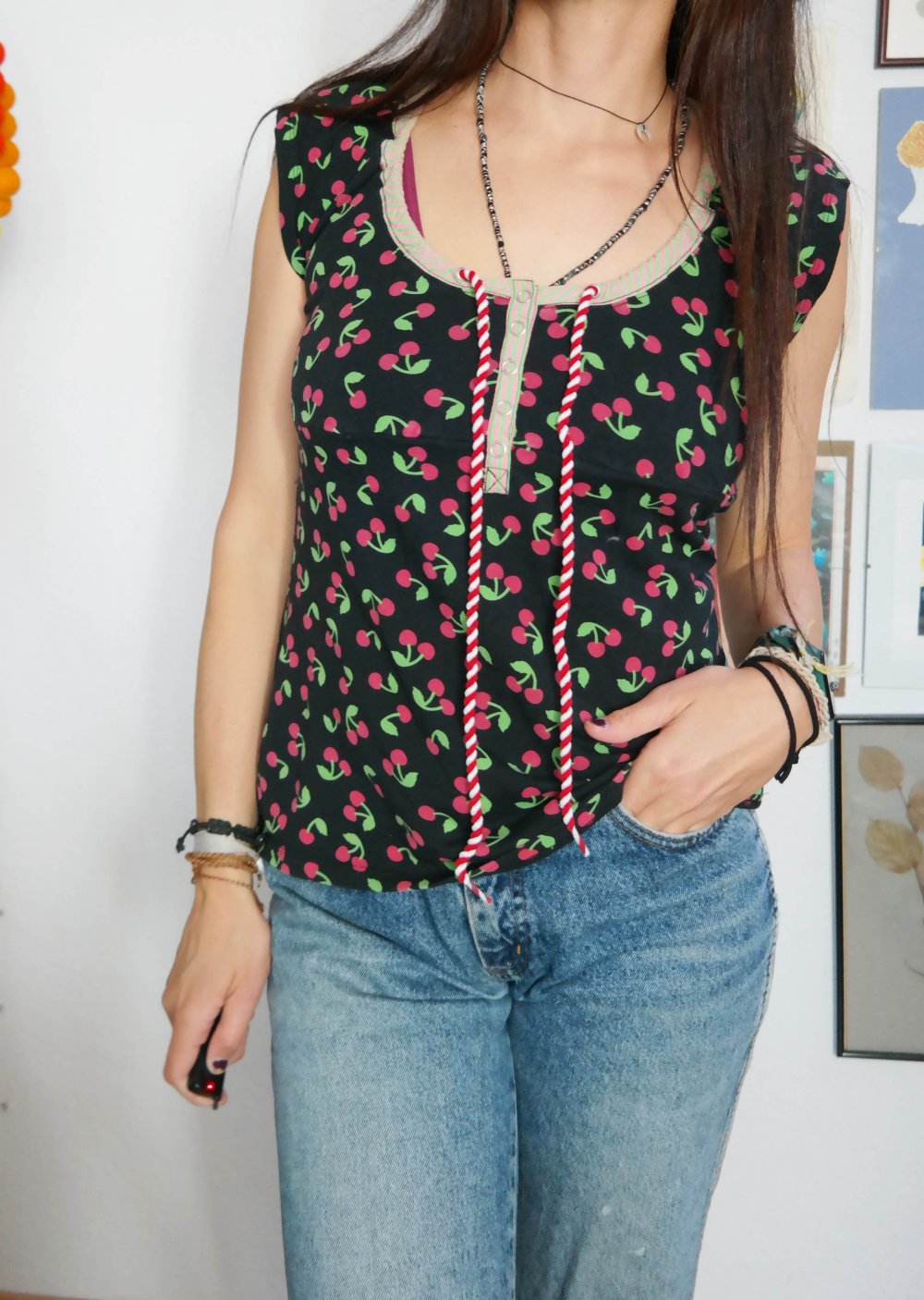 Blutsschwester Blutsgeschwister Shirt Bluse Kirschen schwarz bunt L M 40 38 Bändel