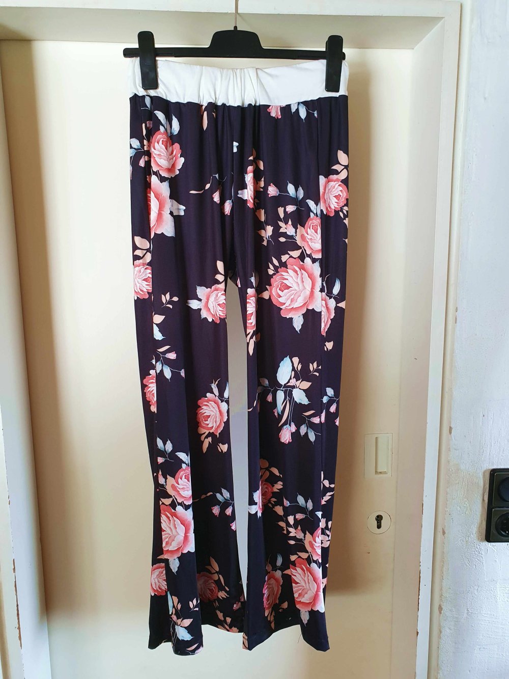 Haremshose weite Hose Blumen geblümt schwarz bunt stretchig S M L
