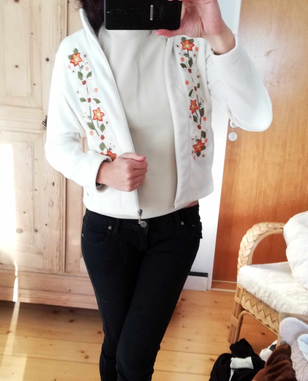Fleecejacke Stickerei bestickt Blumen Ethno Folklore weiß bunt S 36 M 38