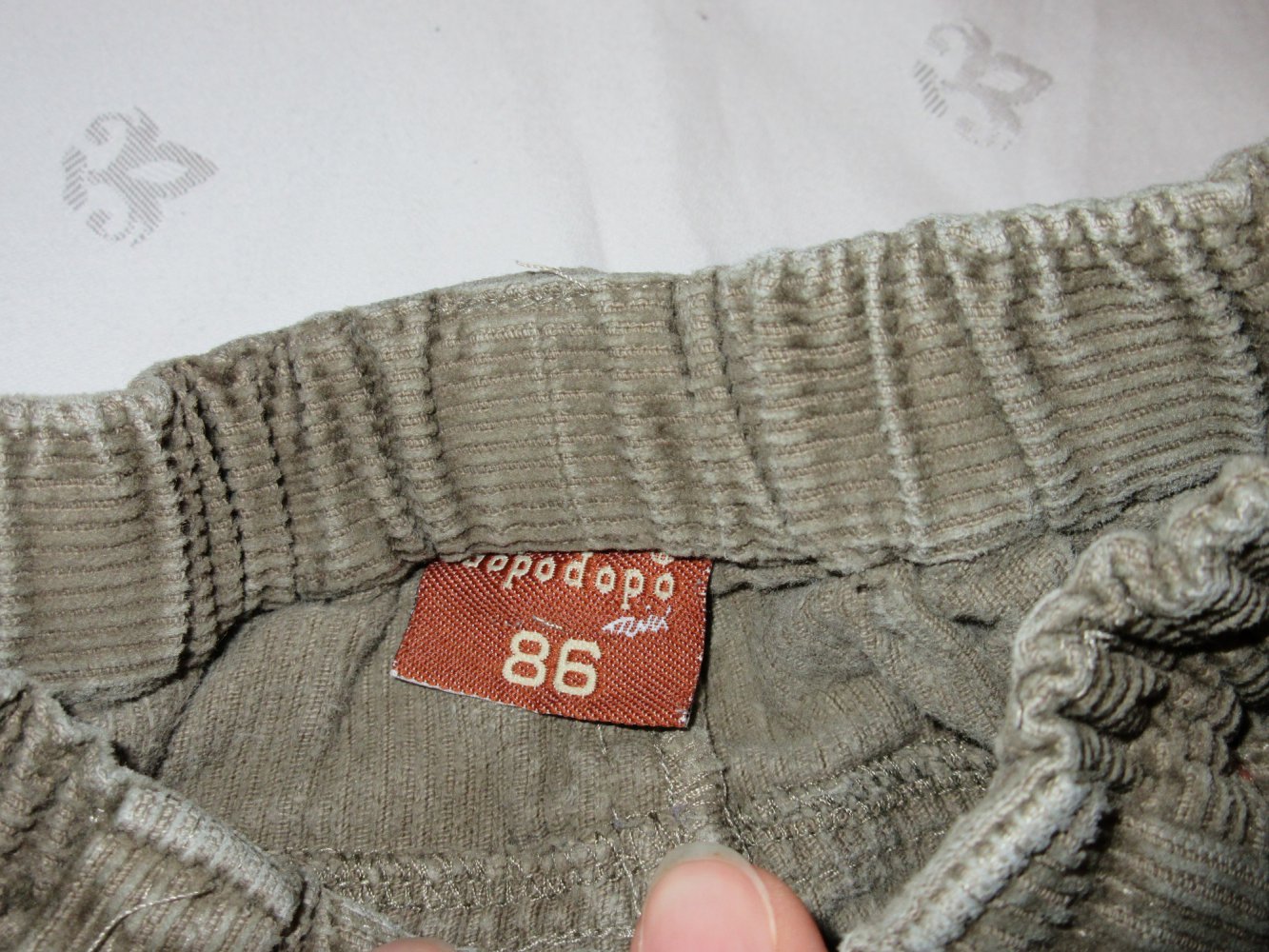 2 Hosen, Jeans, Cordhose Gr. 86