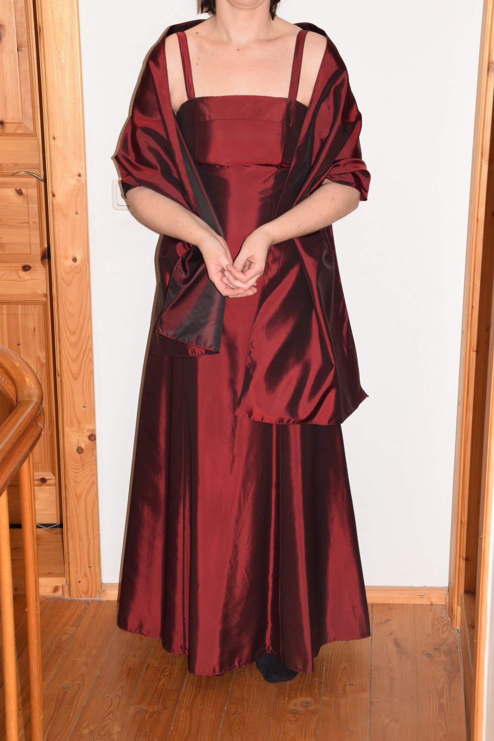 Langes Kleid, Satin, bordeaux