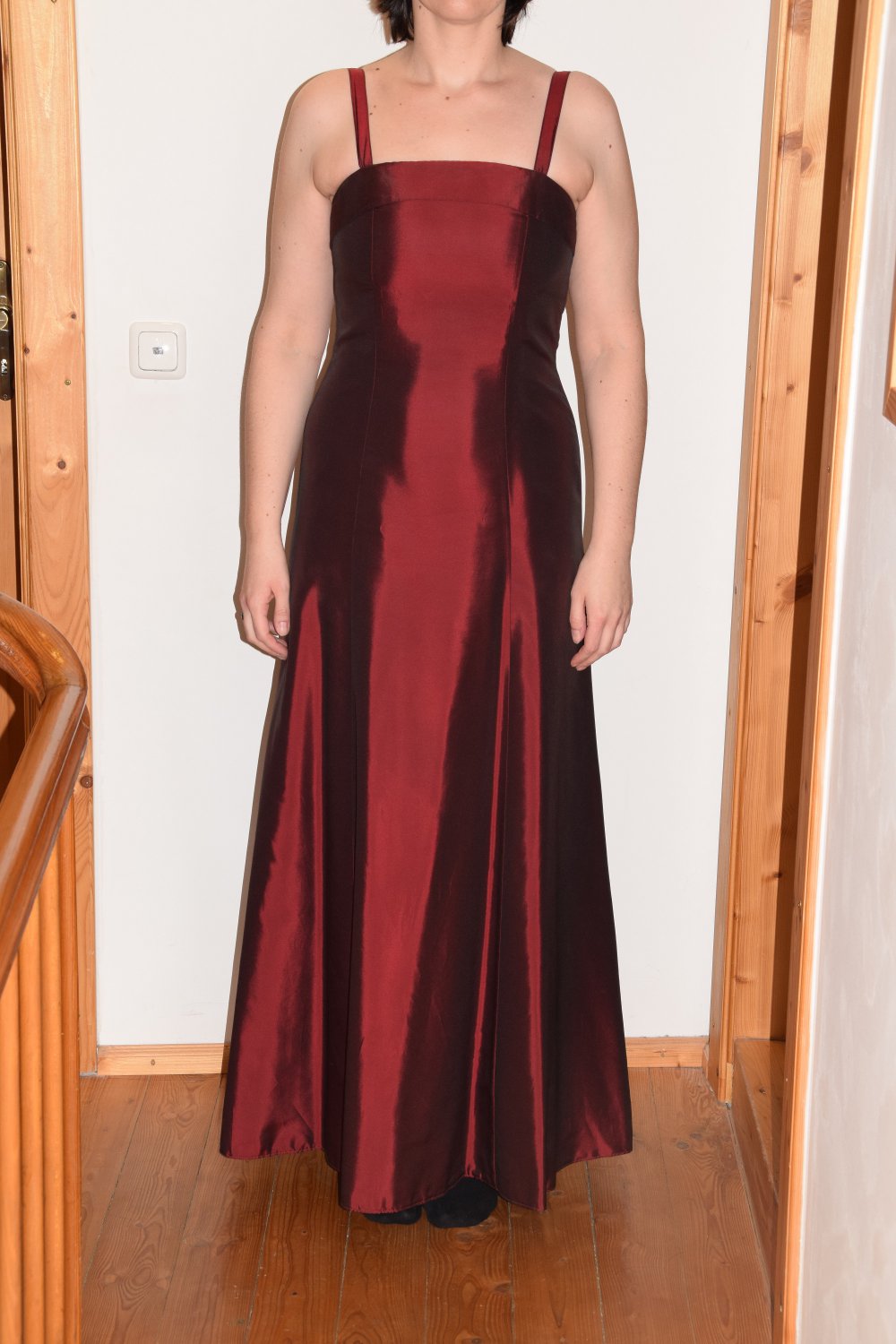 Langes Kleid, Satin, bordeaux
