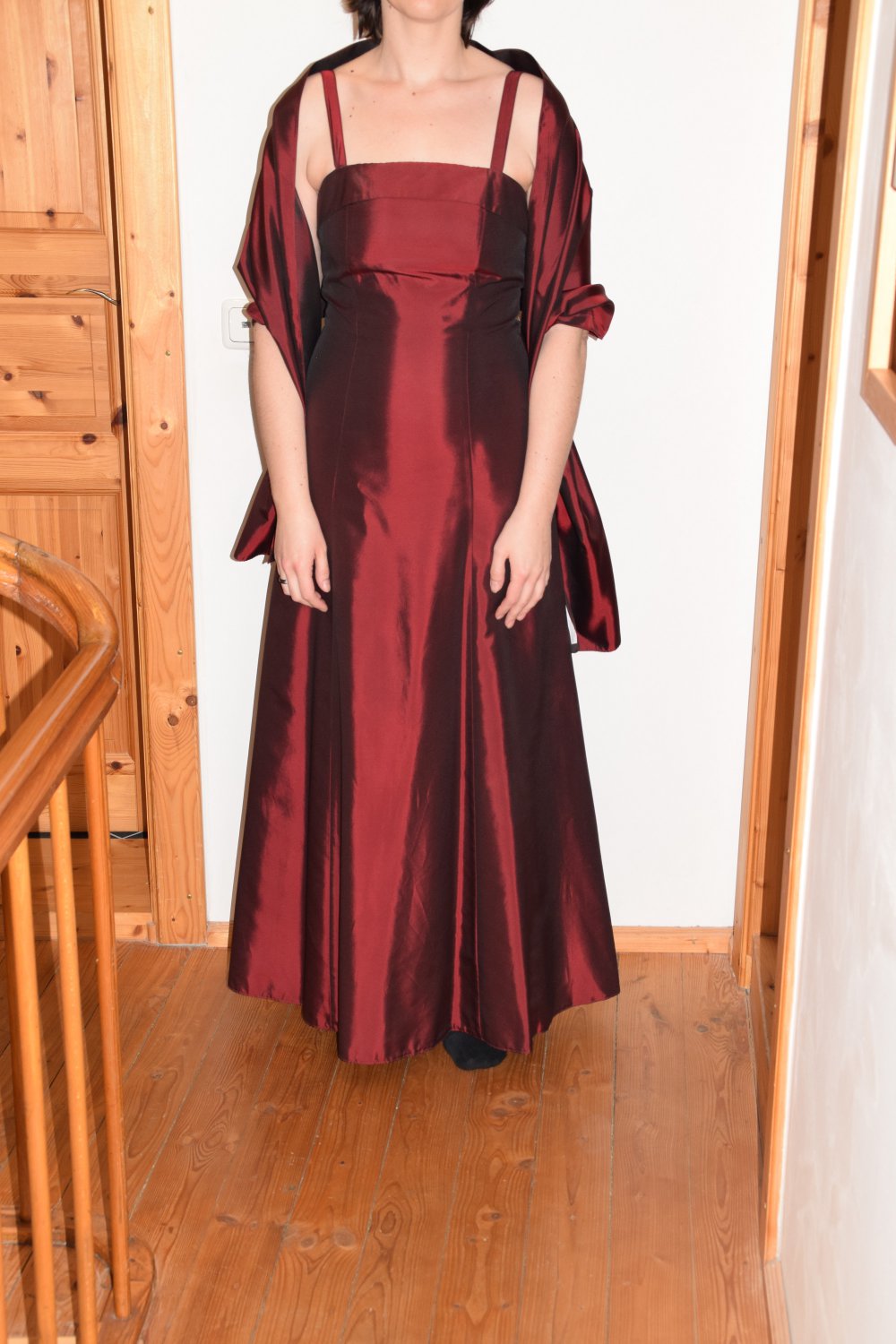 Langes Kleid, Satin, bordeaux