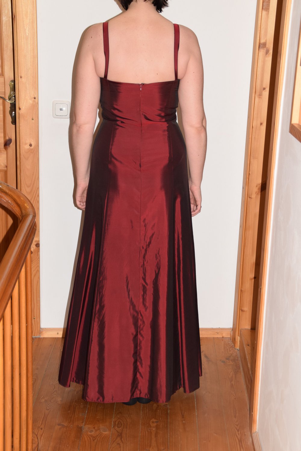 Langes Kleid, Satin, bordeaux