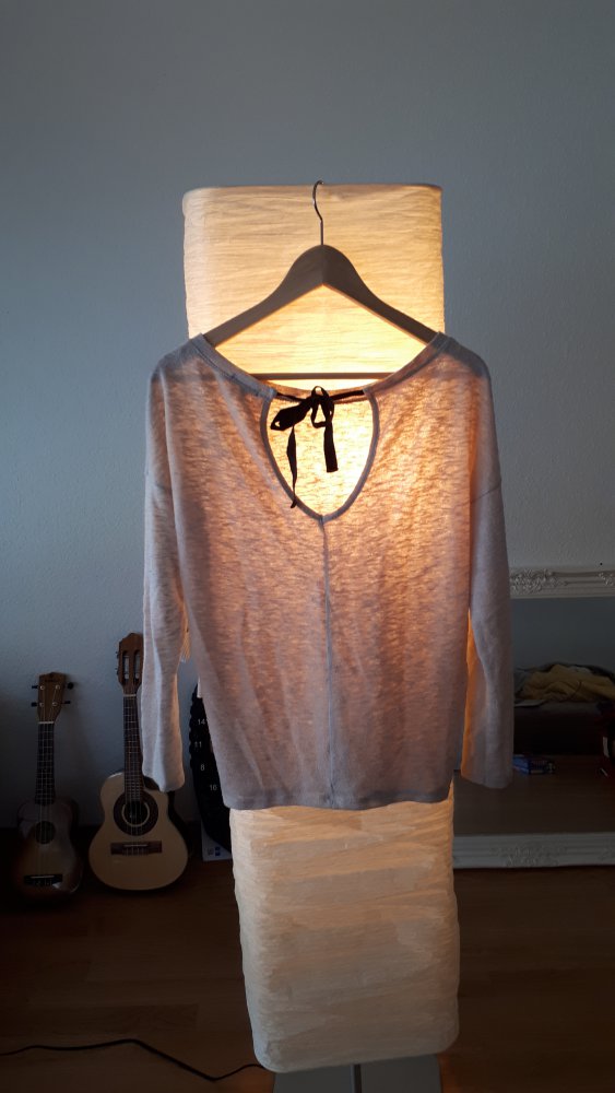 Langarm-Shirt mit entzückendem Rücken, Gr. 36/38 