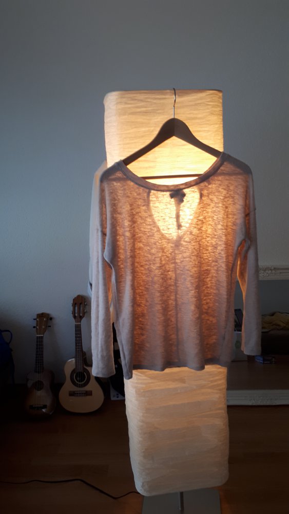 Langarm-Shirt mit entzückendem Rücken, Gr. 36/38 