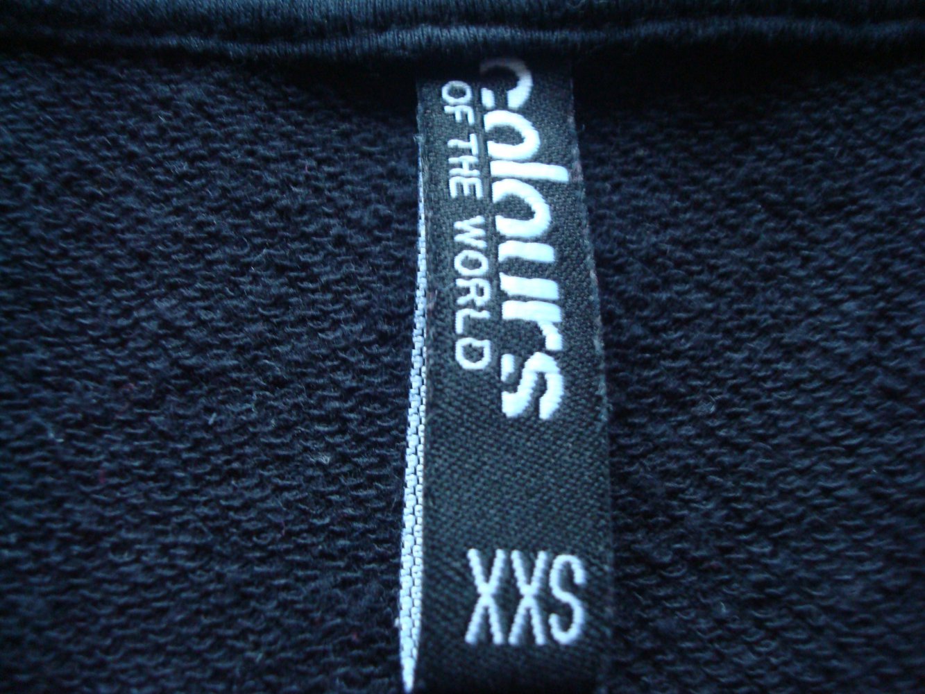 schwarze Strickjacke, Cardigan mit Kapuze und Reißverschluss