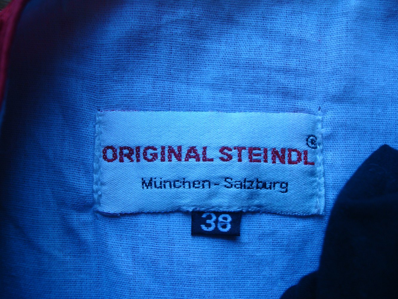 wunderschönes Dirndl reine Seide mit viel Zubehör, Trachtenkleid