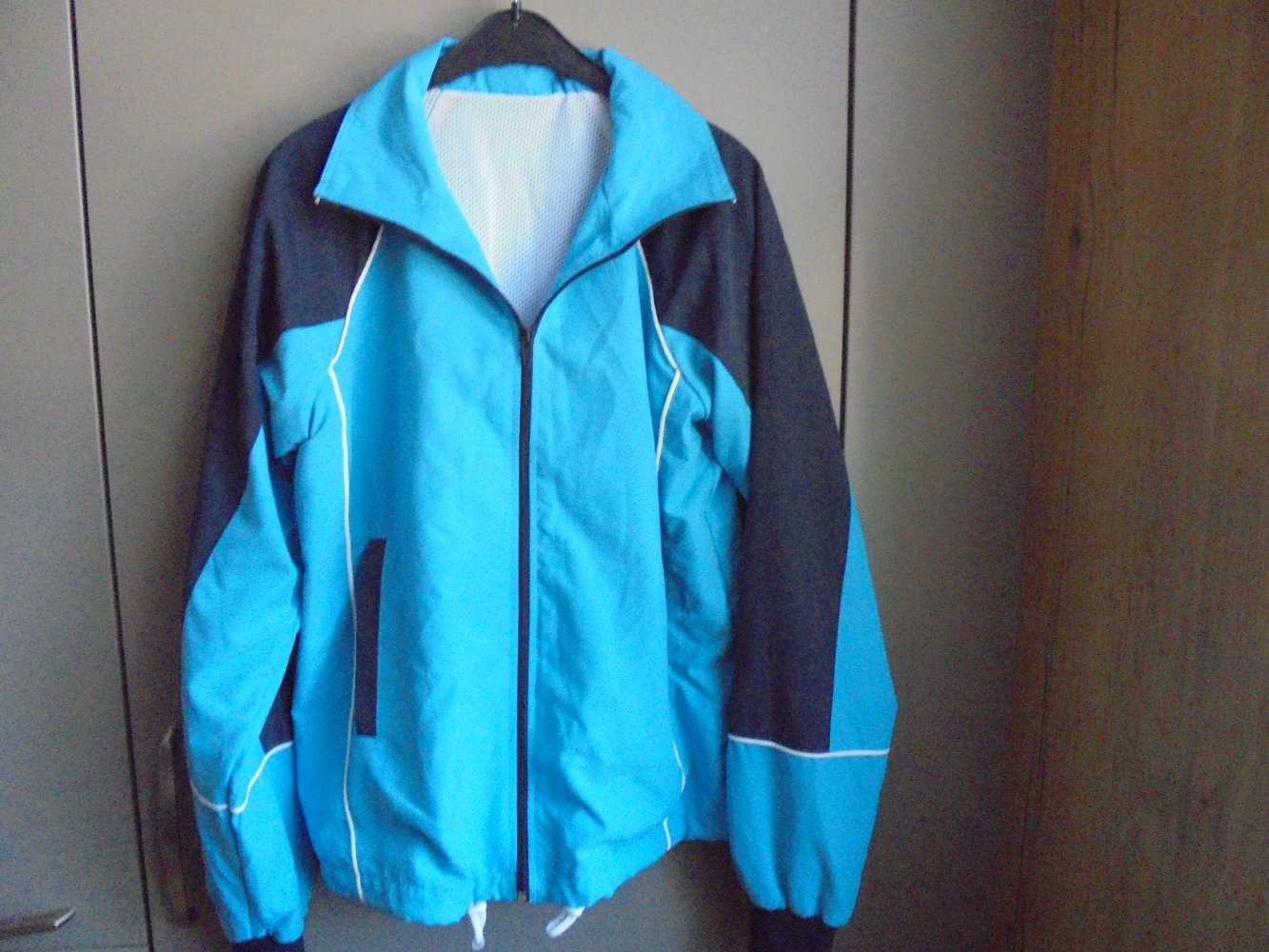 Kinder Sportjacke- Trainingsjacke Gr. 170/176 türkis- blau