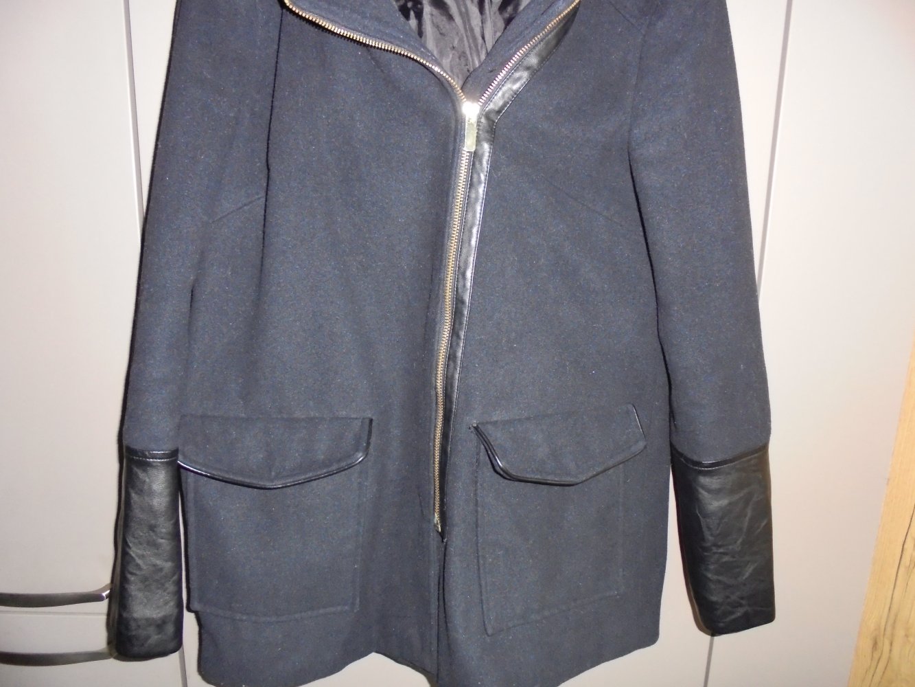 Damen Winterjacke schwarz m. warmer Kapuze Gr. 40 von Atmosphere