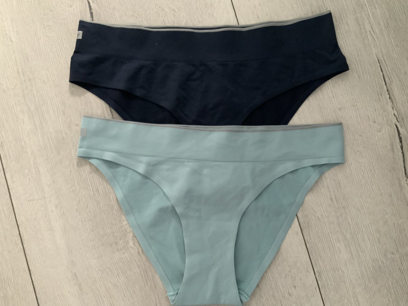 Zwei Slip in gr. S /Sloggi 