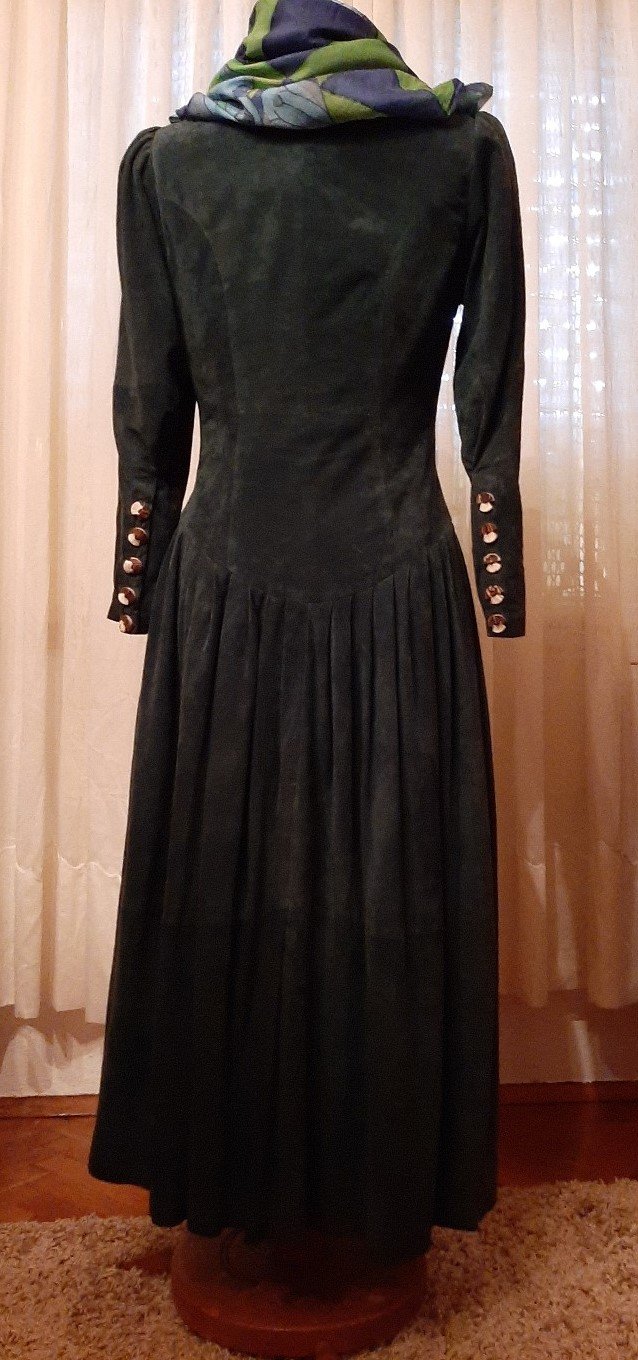 SEHR EXKLIUSIVES ECHT LEDER KLEID IM LANDHAUSSTIL HERVORRAGENDER ZUSTAND HOHER NP !!!