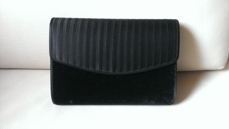 schwarze Clutch