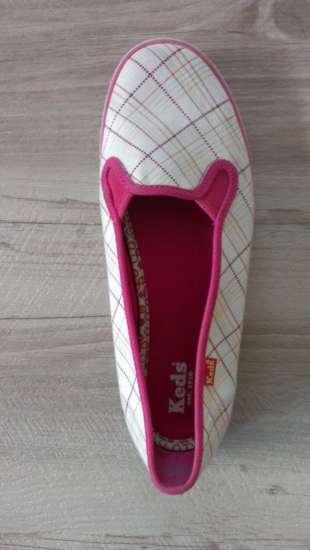 Slipper in weiß/pink aus Kanada