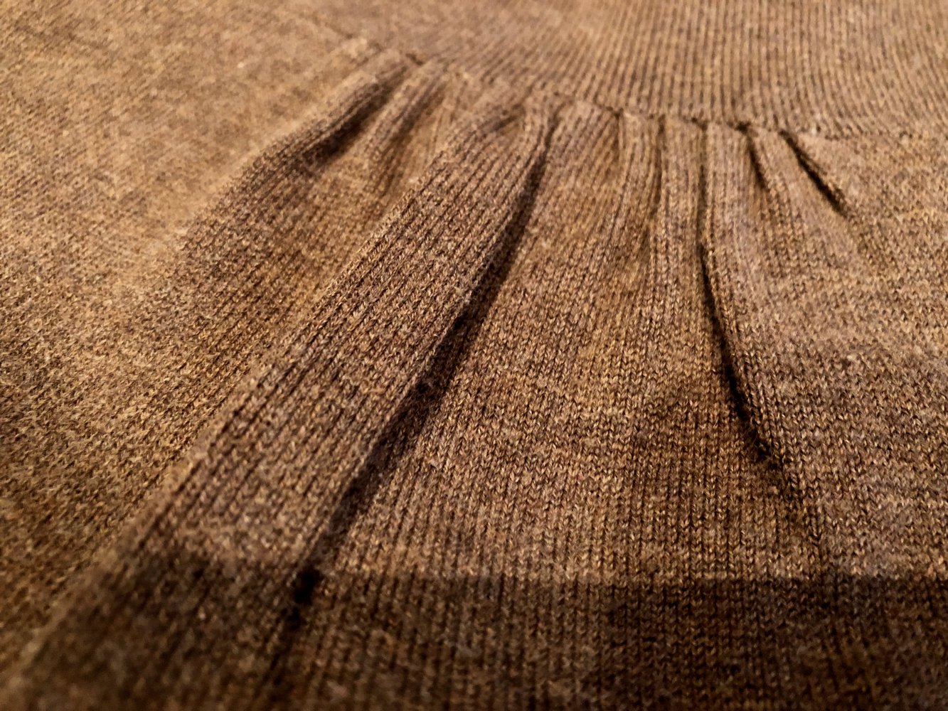 braunes Shirt