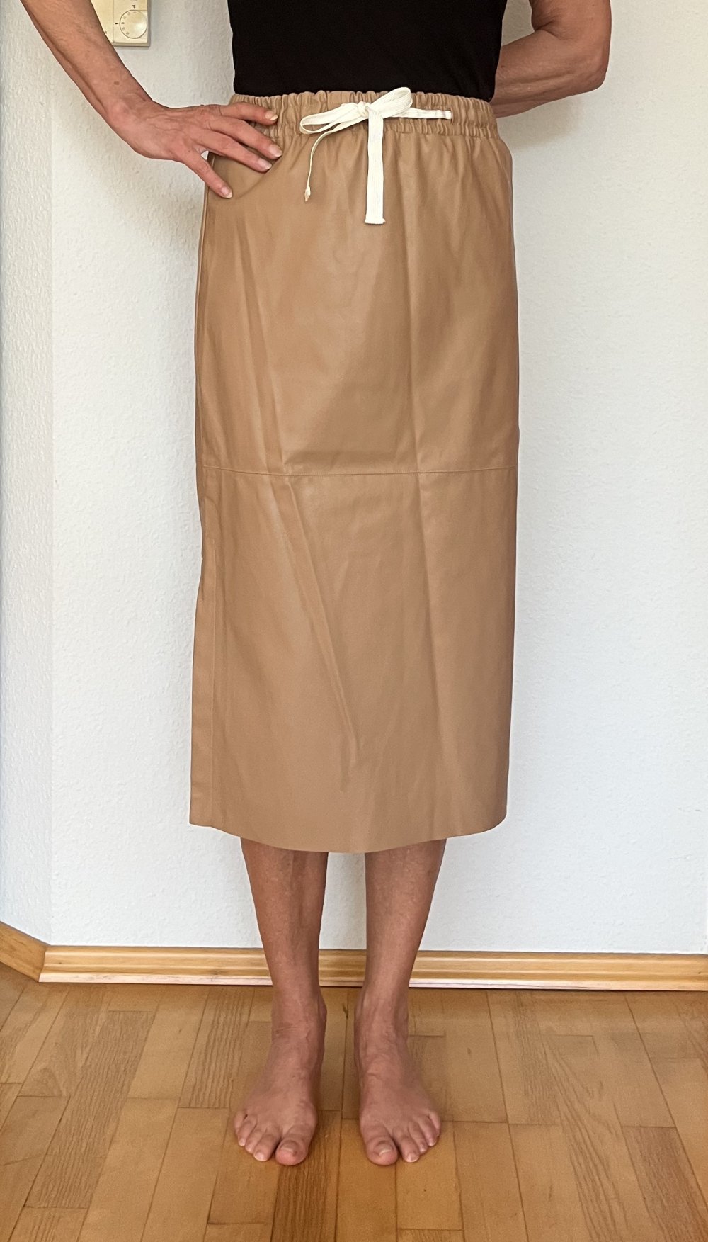 Designers, Remix Charlotte Eskildsen Kunstleder Midirock Gr.34, Model Marie Midi Skirt aus recycelten Polyester