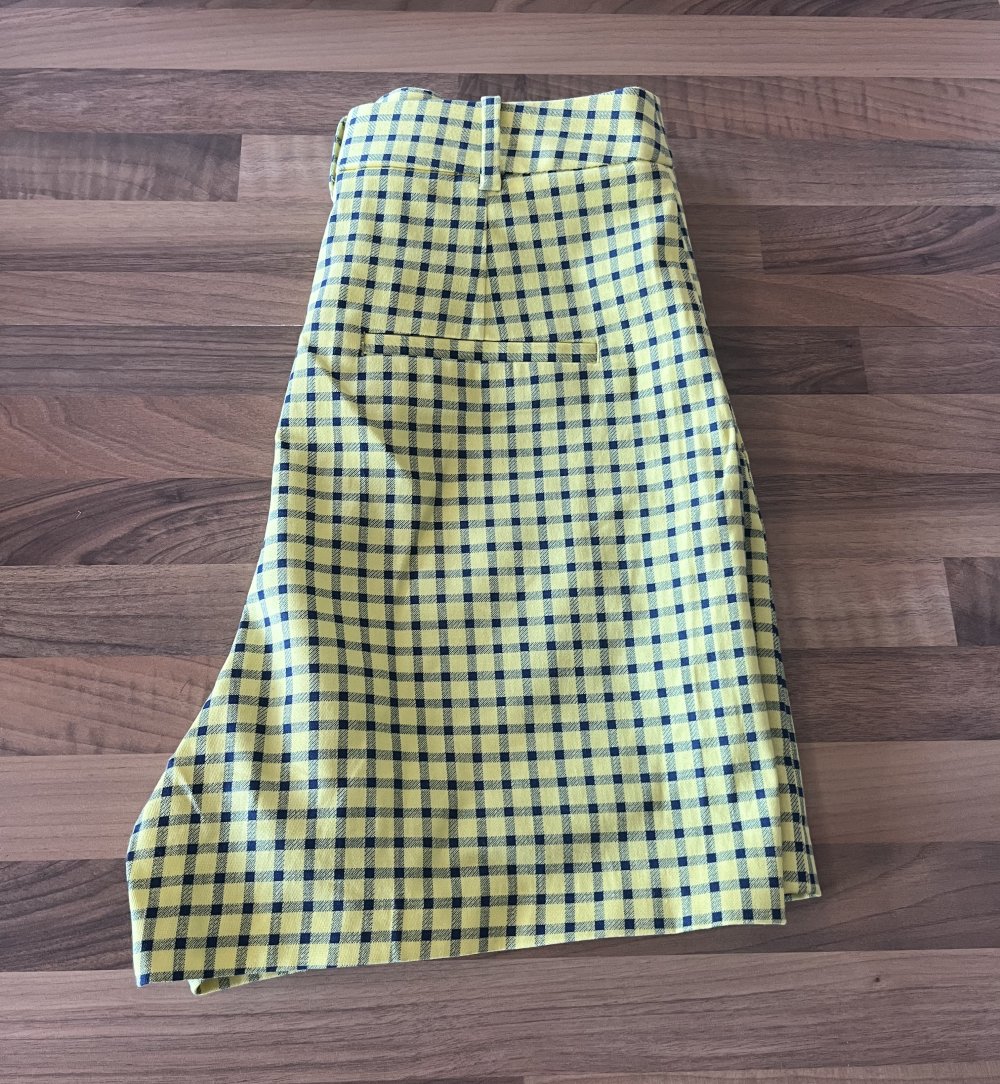 Zara Bermuda Shorts Gr.M gelb blau kariert