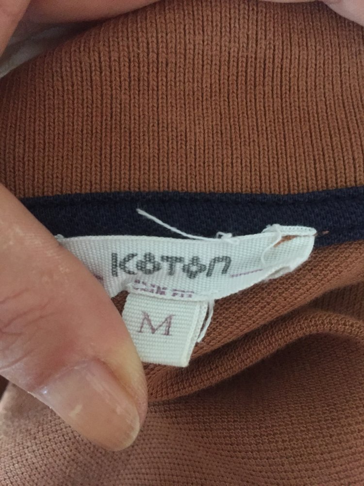 Koton Unisex Polohemd Gr.M rostbraun mit 34er Aufnäher