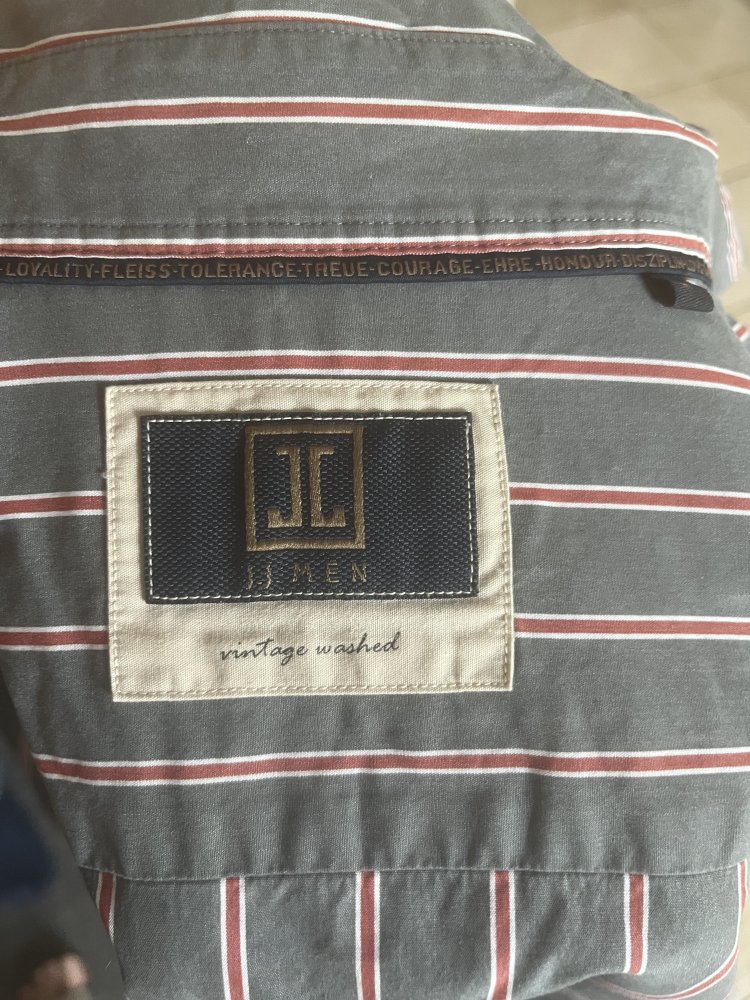 J.J. Men Hemd Gr.M grau/rot gestreift Triple Button