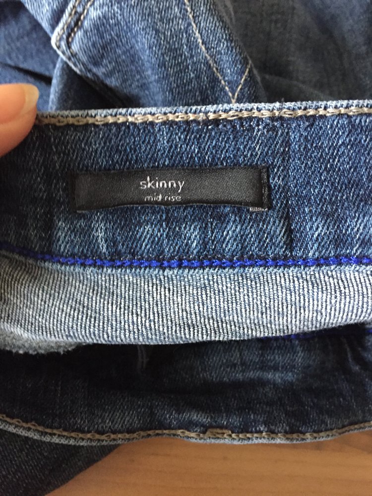 Calvin Klein Mid Waist Skinny Ripped Jeans Gr.36/38 US W29, L 32