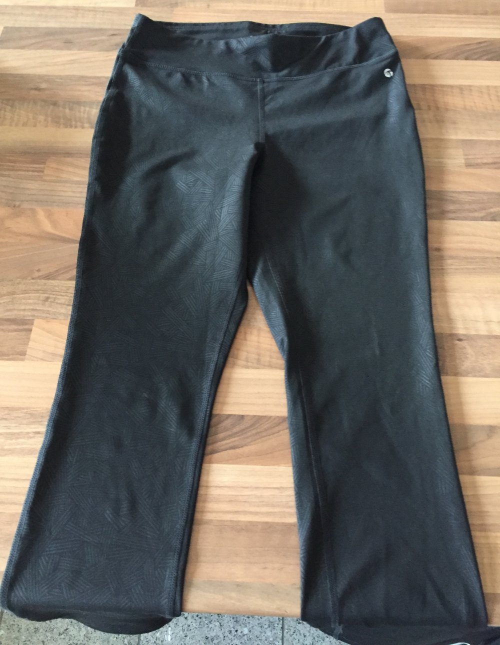 TCM Active Essential Sporthose Gr.S schwarz mit dezentem Muster