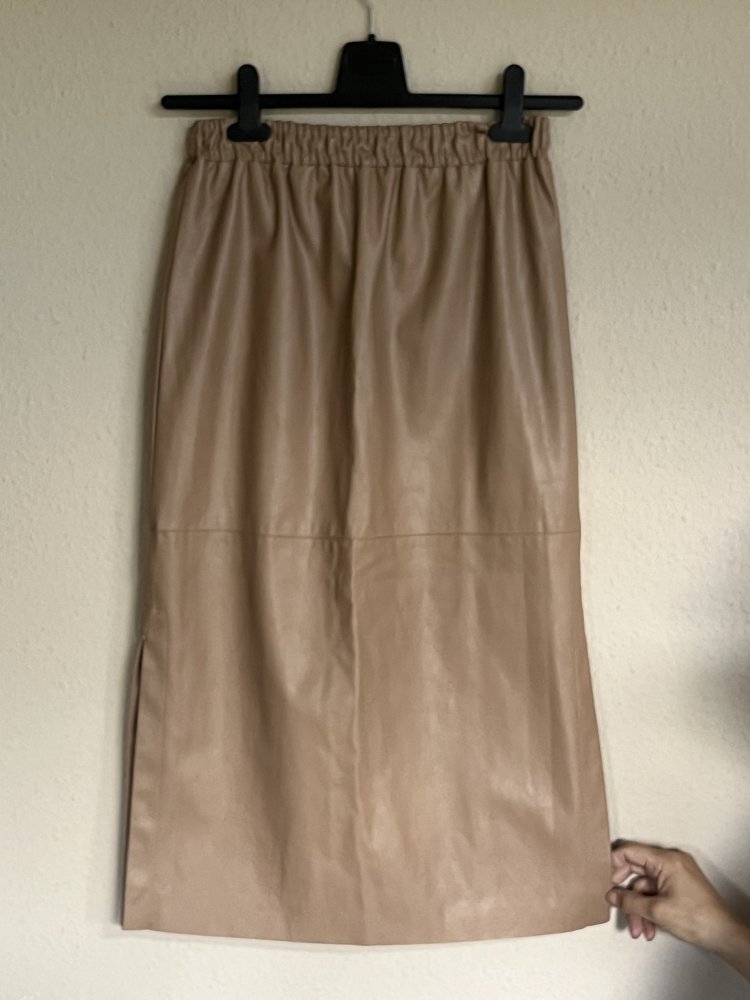 Designers, Remix Charlotte Eskildsen Kunstleder Midirock Gr.34, Model Marie Midi Skirt aus recycelten Polyester